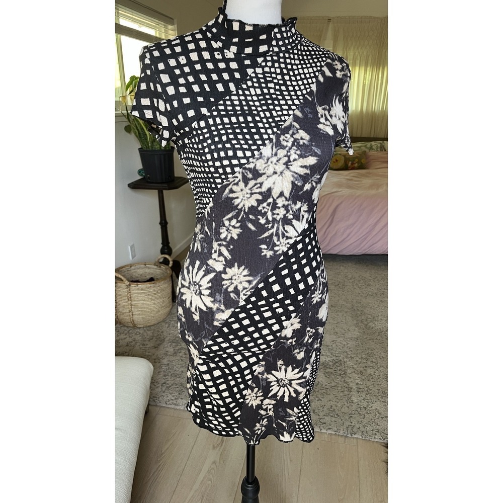 Urban Outfitters Nina Splice Black Cream Patchwork Fitted Mini Dress Sz Sm Women